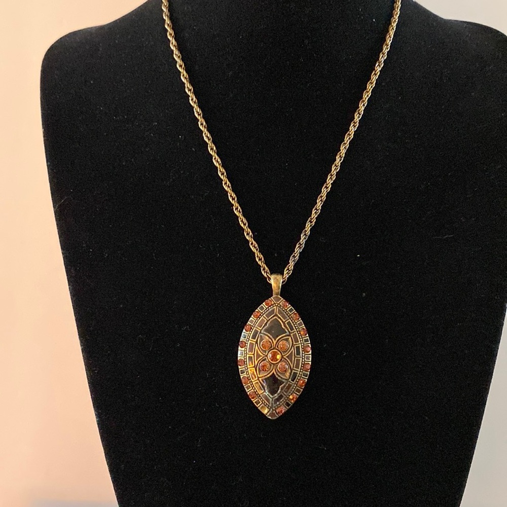 Vintage necklace. N16